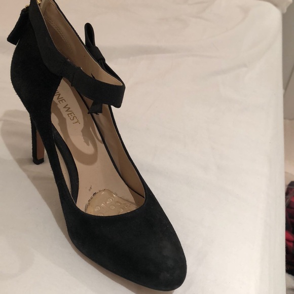 Nine West Classic black heels with bow detail - Picture 4 of 5